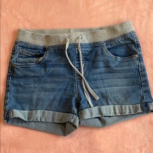 Shorts with elastic